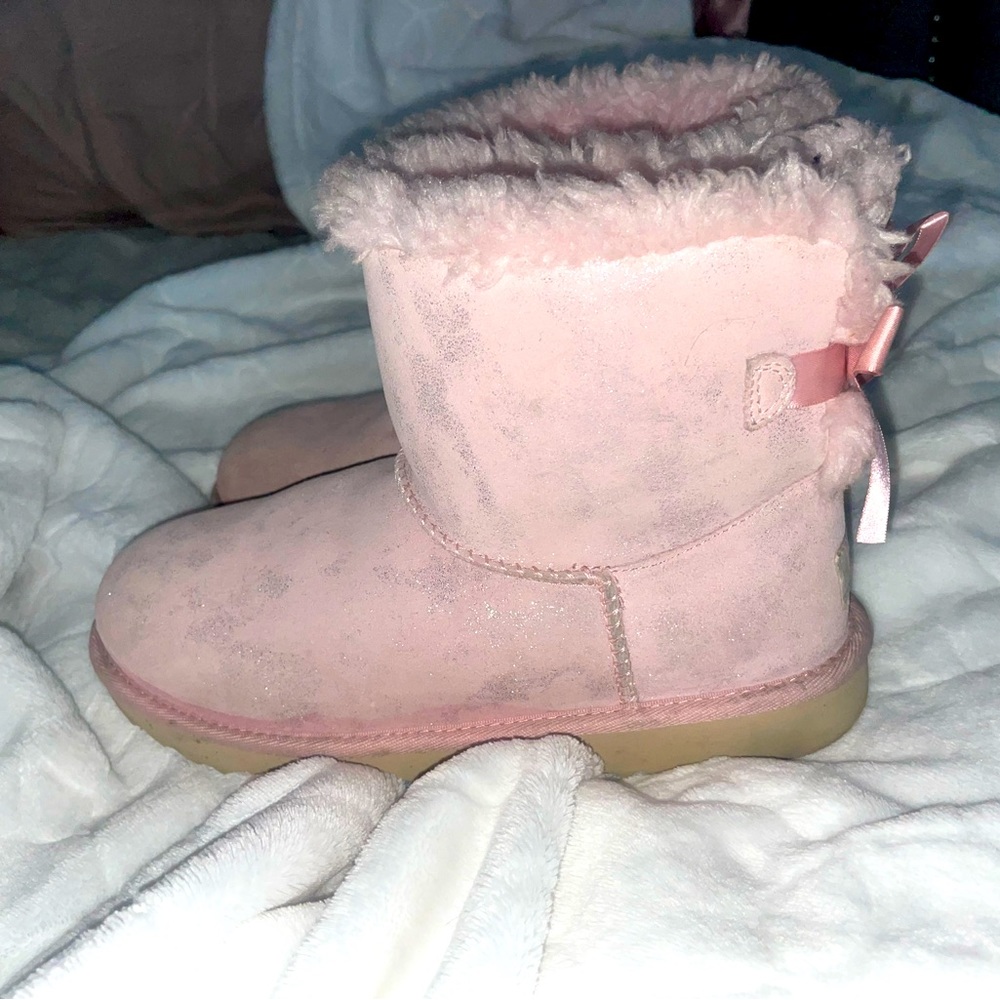 Pink bailey bow uggs